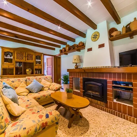 3-bedroom With Pool Holiday home *