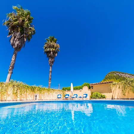 With Saltwater Pool Semesterbostad