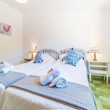 3-bedroom With Pool Holiday home *